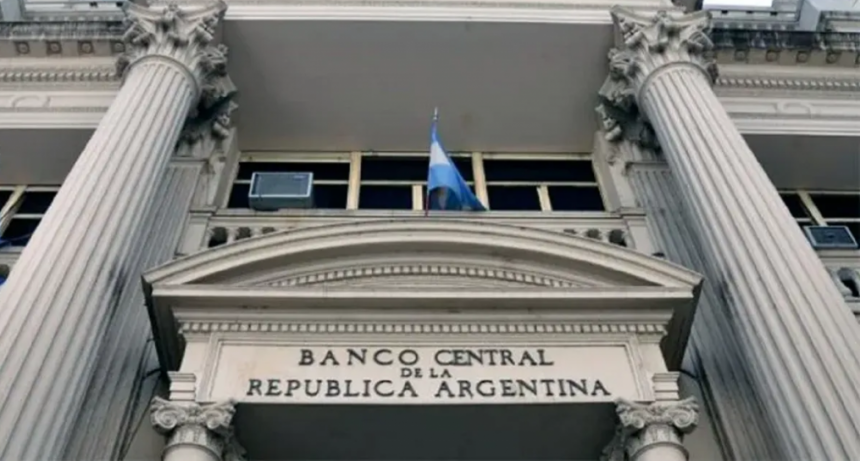 El Banco Central vuelve a bajar la tasa de inter&eacute;s al 32%